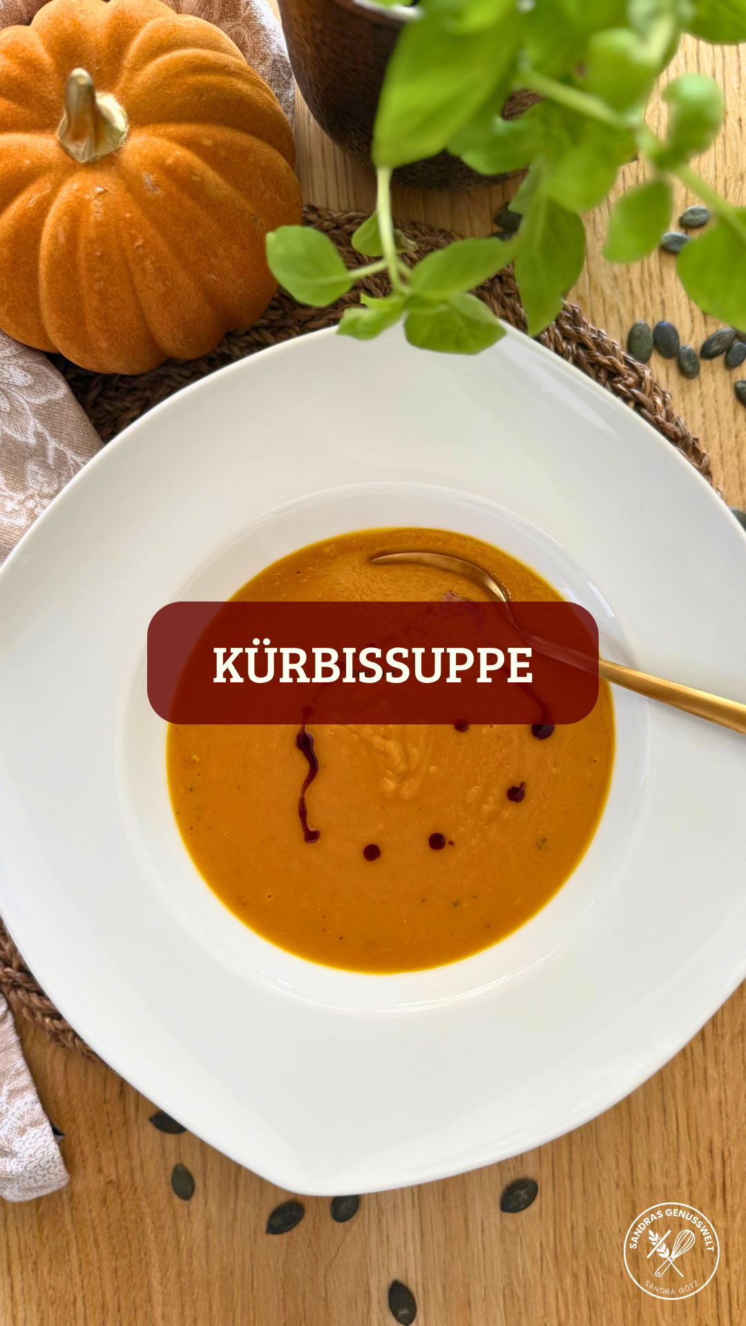 Glutenfreie, ofengeröstete Kürbissuppe